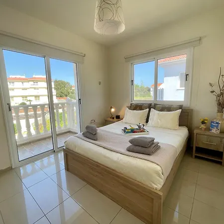 Villa Eden Nissi Front *