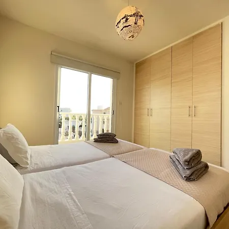 וילה Eden Nissi Front *