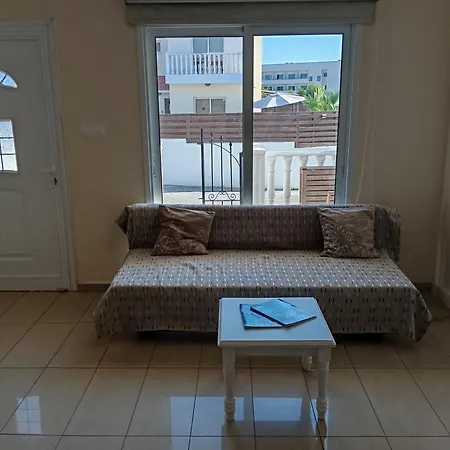 Eden Nissi Front וילה איה נאפה