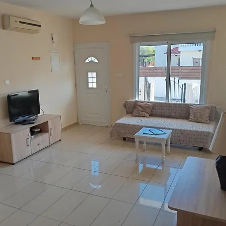 Eden Nissi Front * איה נאפה