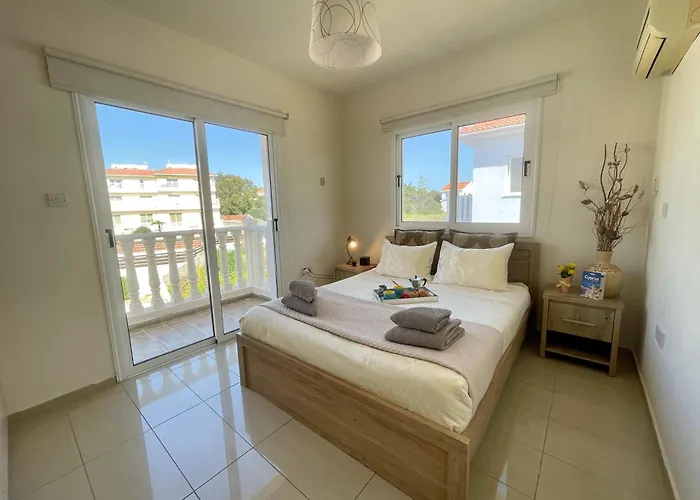 Vila Eden Nissi Front *