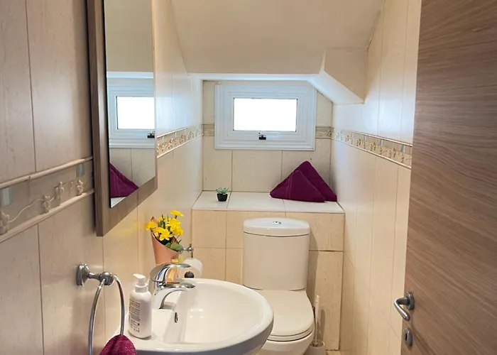 Vila Eden Nissi Front *