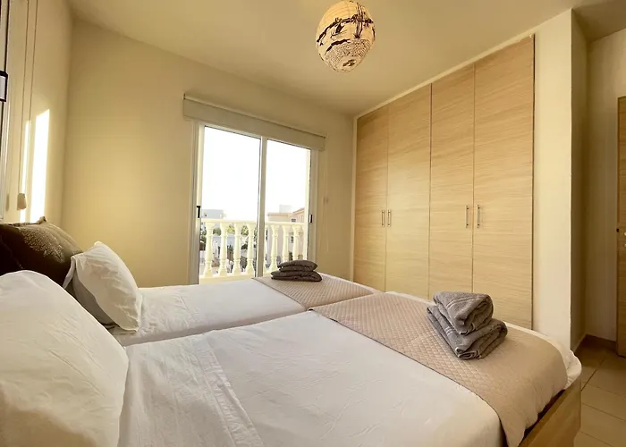 Villa Eden Nissi Front *