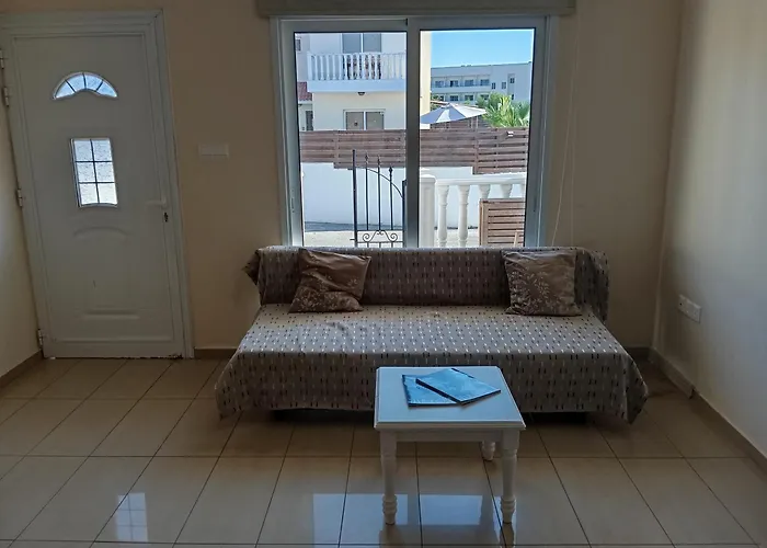 Eden Nissi Front Vila Ayia Napa